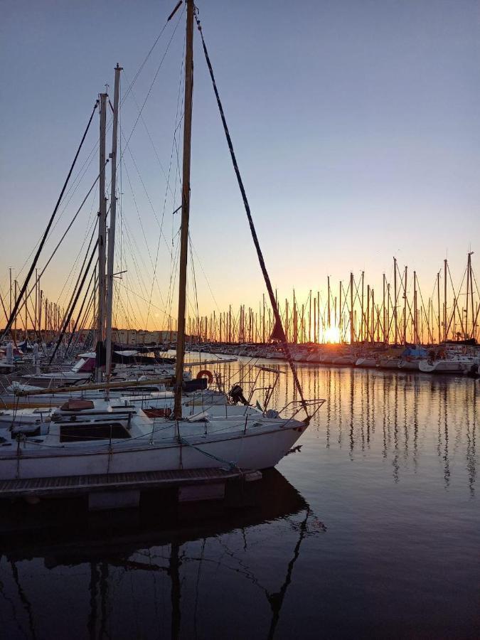 Le Clin D'Oeil Sur Le Port. Apartment Gruissan Luaran gambar
