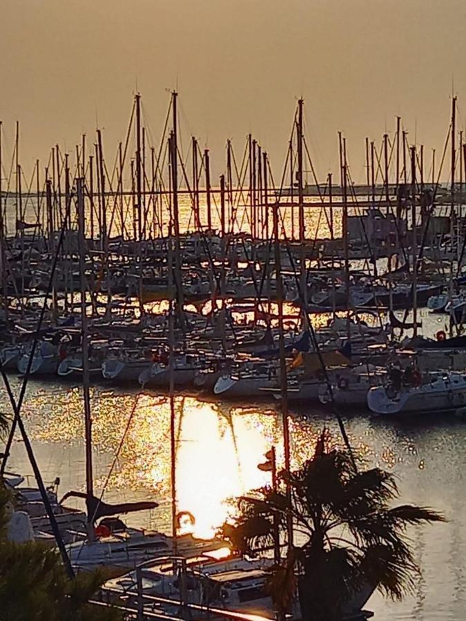 Le Clin D'Oeil Sur Le Port. Apartment Gruissan Luaran gambar